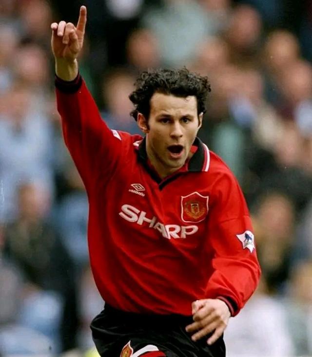 曼联新星崭露头角，未来或成球队顶梁柱，能够方面目前.