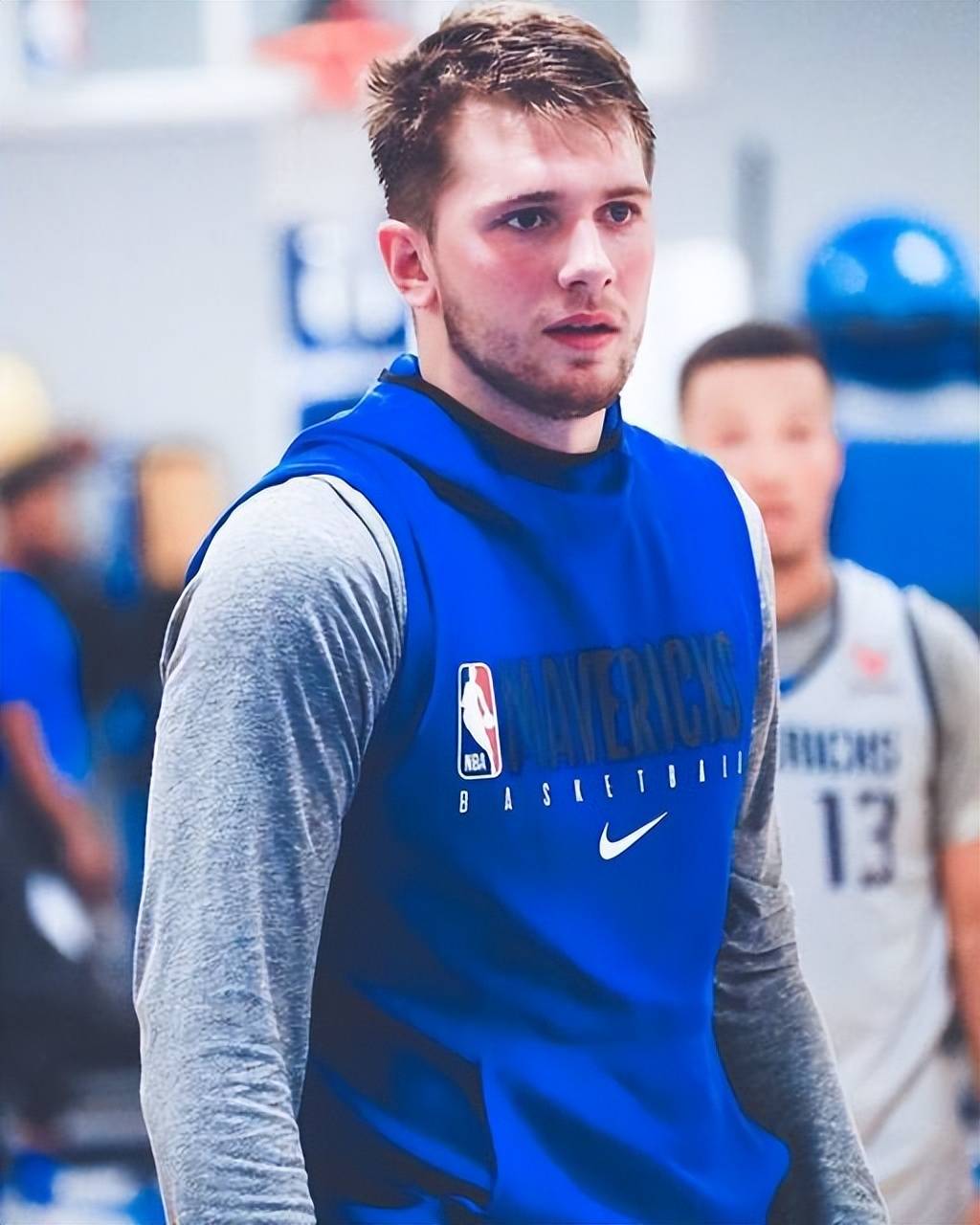 棋牌对战平台 东契奇在西班牙队比赛中锐不可当，战术调整引发热议！